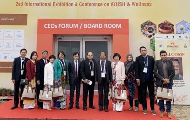 Vietnam attends traditional medicine exhibition in India